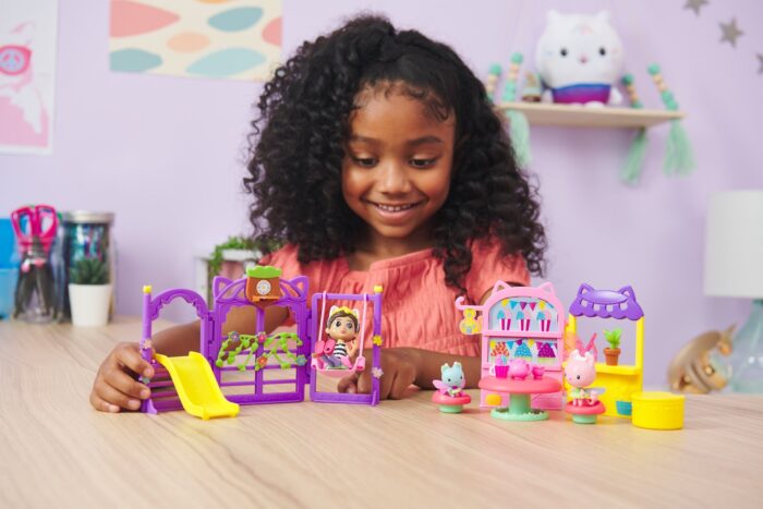 Gabby’s Dollhouse Kitty Fairy Garden Party Playset - Image 11